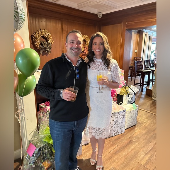 Lulu’s white lace dress - Picture 4 of 4